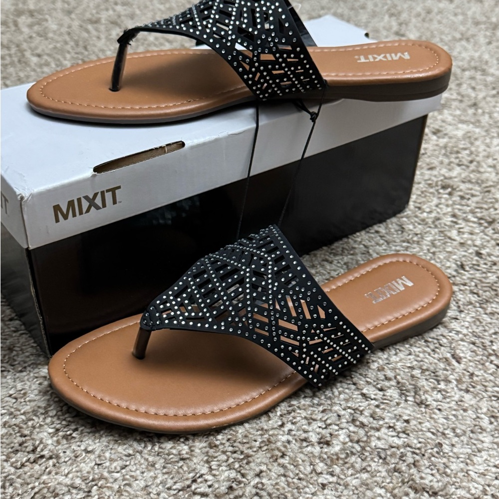 NWT Women's Black Sandals